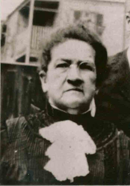 Agnes Theresa Browne Gill1_edited-1