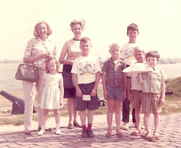 pic 138 1969 preising visit stev pat _Qedited-1